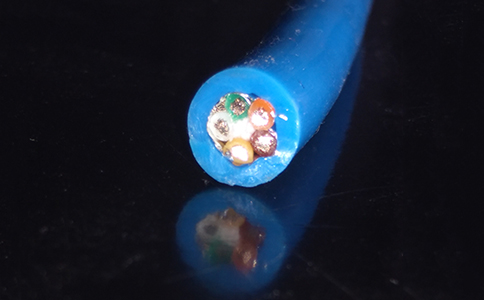 聚氨酯護(hù)套電纜具有很多優(yōu)越的性能